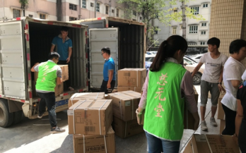 白(bái)求恩潮陽醫(yī)院捐贈300箱藥品支援潮陽災區(qū)